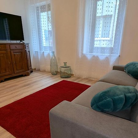 Spazioso E Completo Appartamento Con 3 Camere, Doppi Servizi, Fino A 8 Posti Letto Pedavena Bagian luar foto
